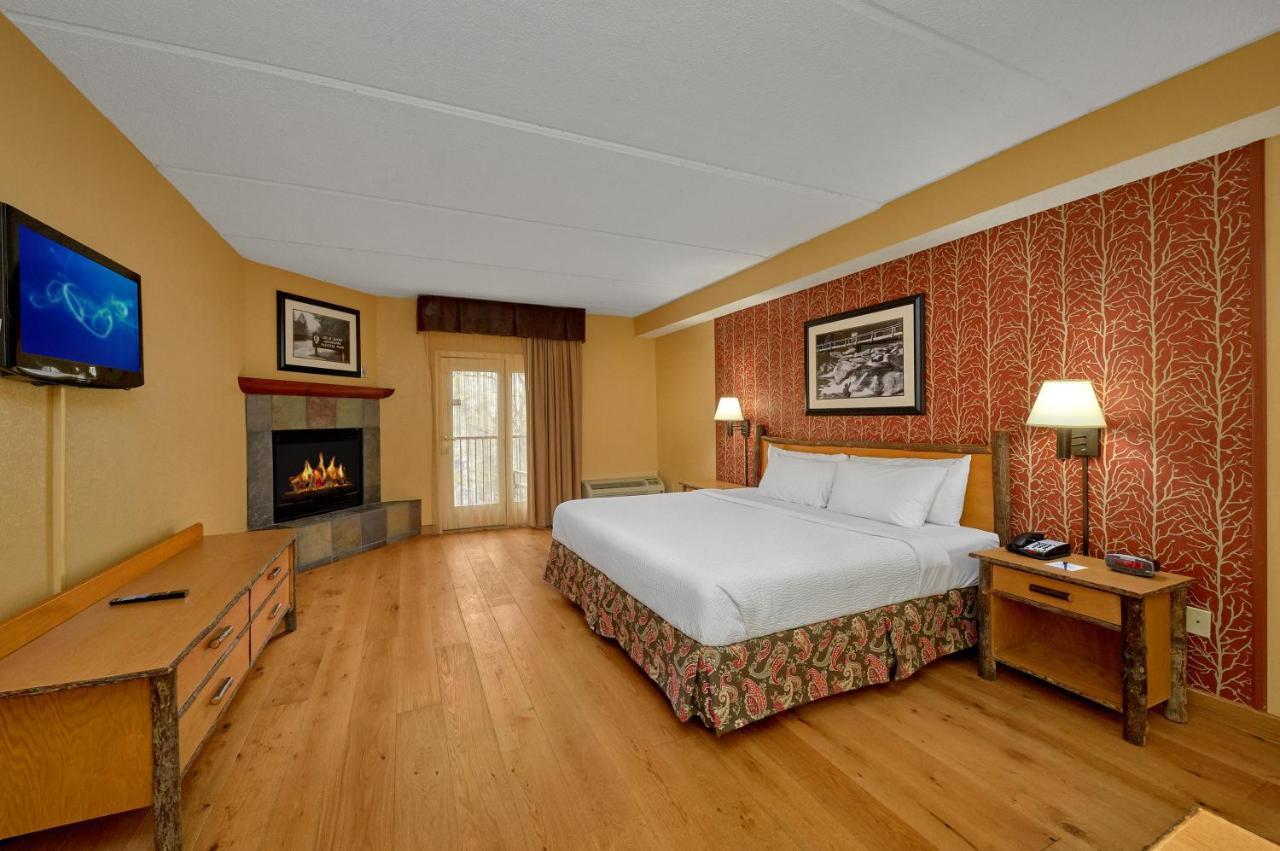 Bearskin Lodge On The River Gatlinburg Kültér fotó